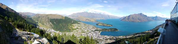 Panoramic photos of Queenstown.
