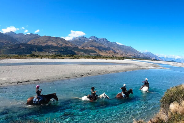 Lighhorse Aventures Horse trackking around majestic New Zealand landscape.