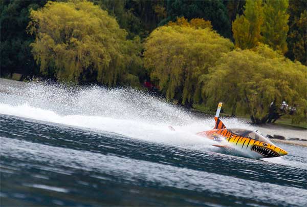 Hydro Attack in action on Lake Wakatipu