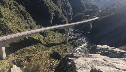 Viaduct in Arthurs Pass v2